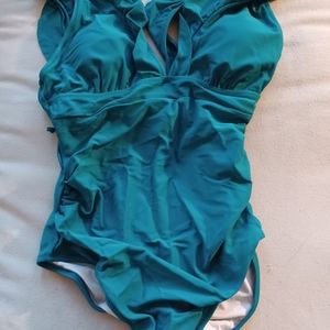 NWT Cupshe Ruffle One Piece Swimsuit Size Medium